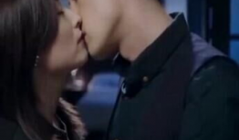 吻戏摸胸视频,吻戏摸胸片段引发热议
